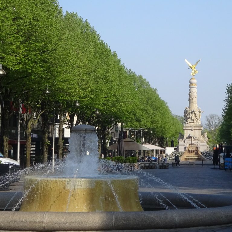 fontaine place d'erlon