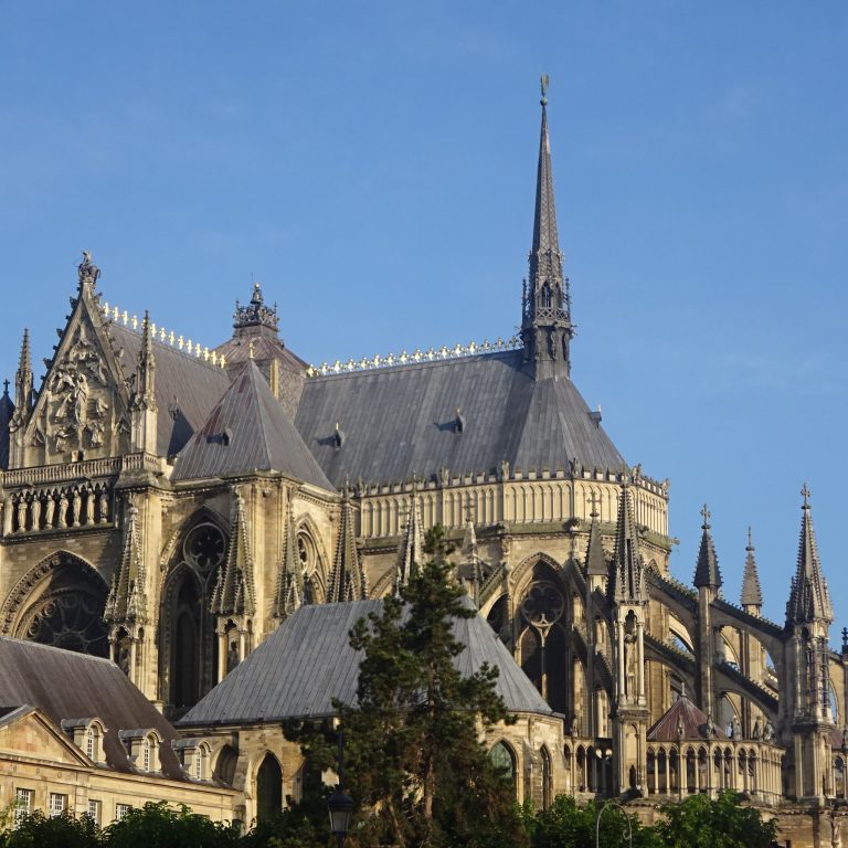 vue arrière cathédrale